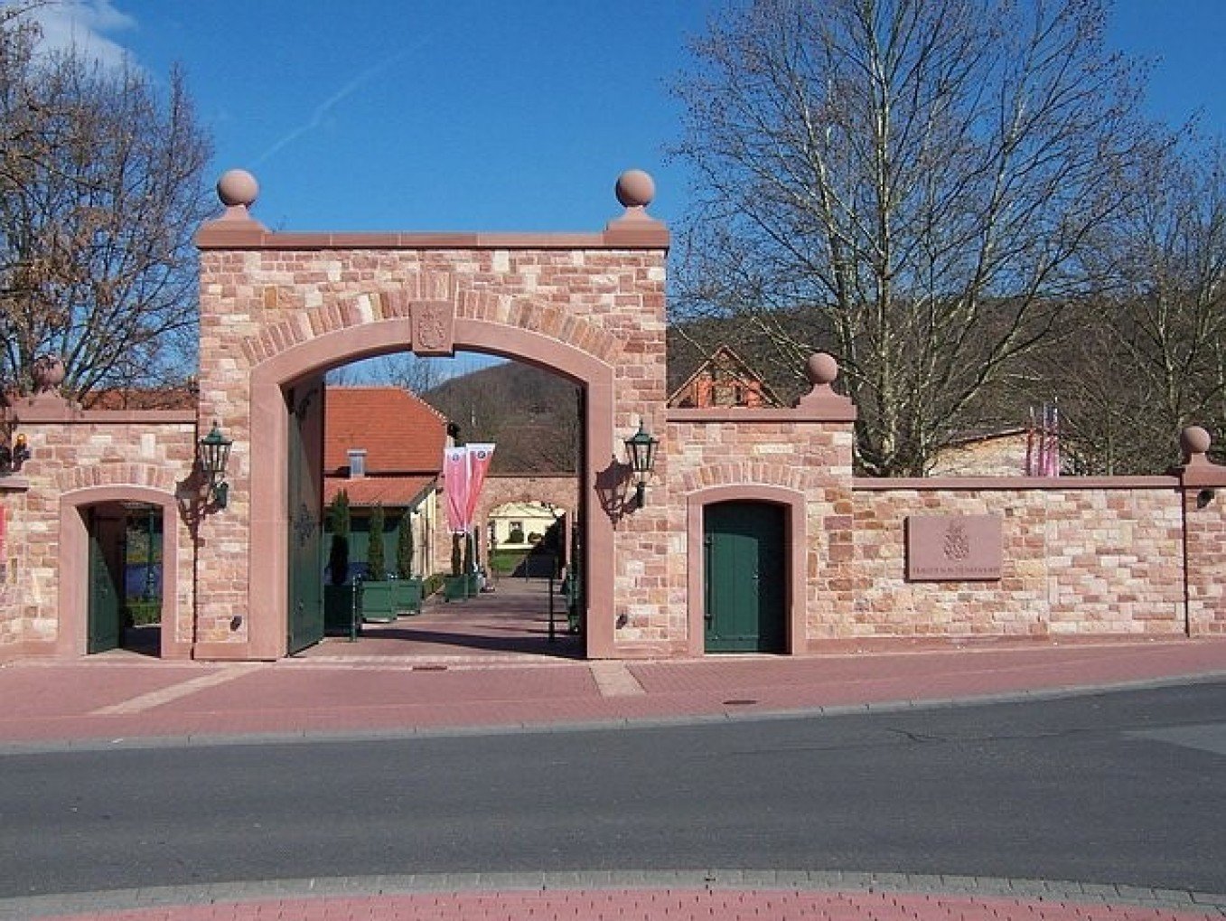 HOFGUT VON HÜNERSDORFF