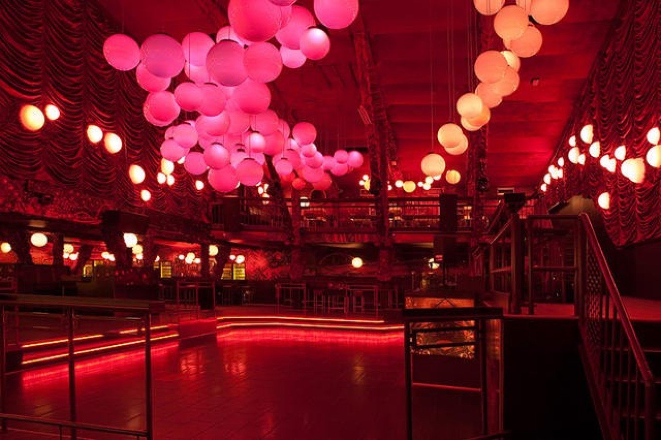 Rush Hour Nachtpalast - Eventlocation - Disco mieten