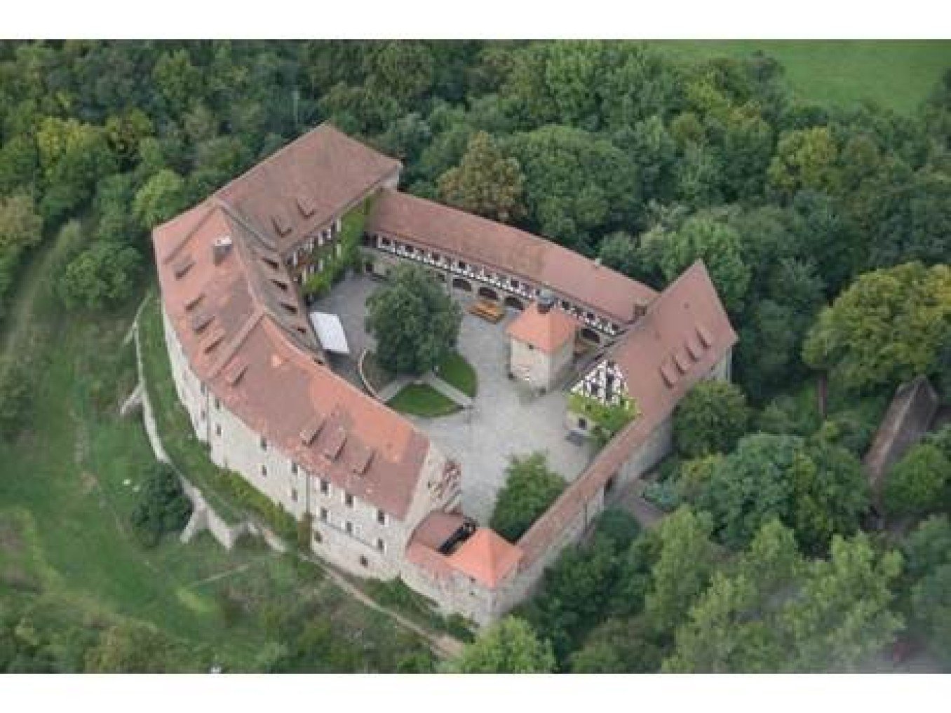 Burg Hoheneck Jugendbildungsstätte